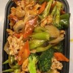 Best Chicken with Hot Garlic Sauce in Lucedale, MS